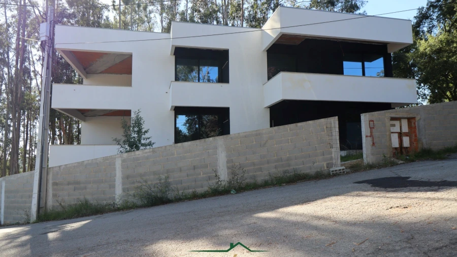 Moradia T2 para Venda em O. Azeméis, Riba-Ul, Ul, Macinhata Seixa, Madail