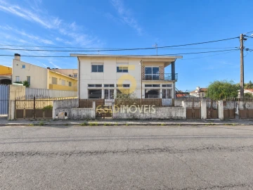 Moradia T3 para Venda em Mozelos