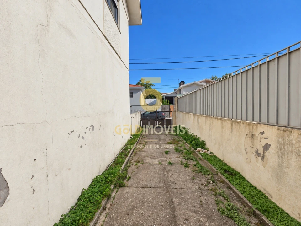 Moradia T3 para Venda em Mozelos Foto 28