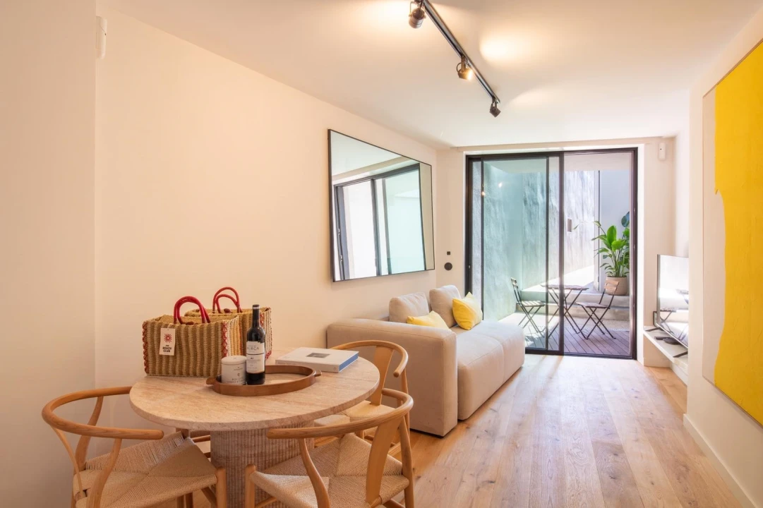 Apartamento T2 para Venda em Aldoar, Foz do Douro e Nevogilde Foto 1
