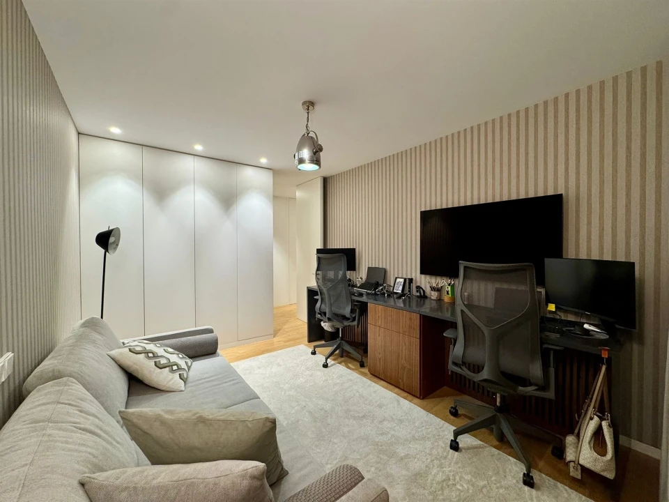Apartamento T4 para Venda em Aldoar, Foz do Douro e Nevogilde Foto 17