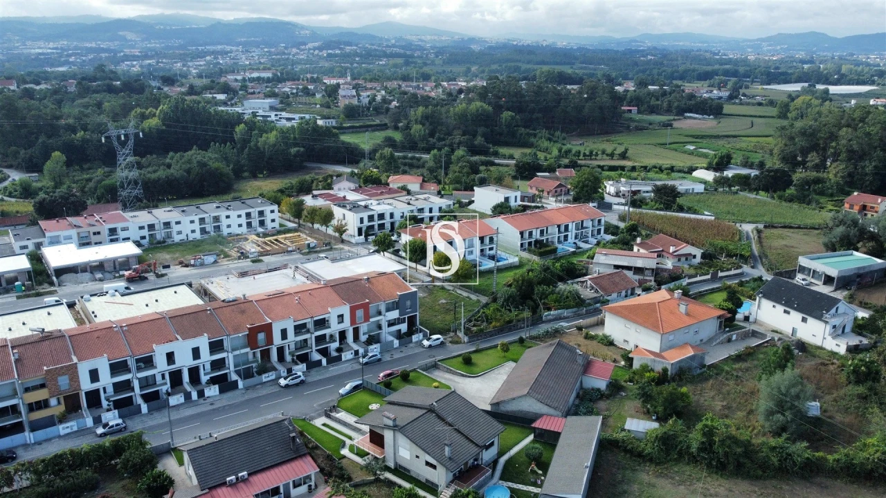 Terreno para Venda em Soutelo Foto 8