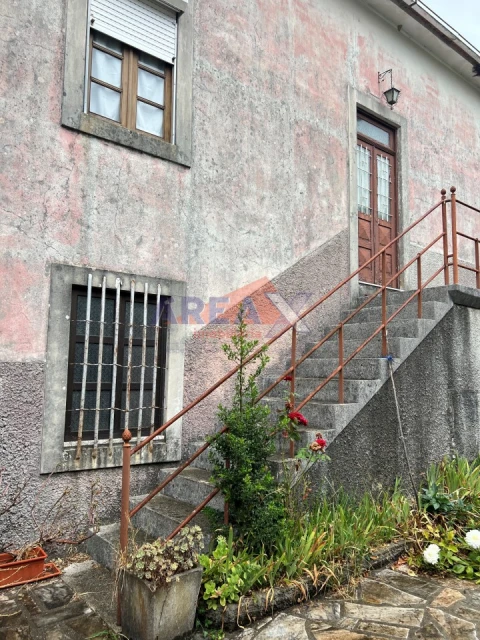 Moradia T5 para Venda em O. Azeméis, Riba-Ul, Ul, Macinhata Seixa, Madail