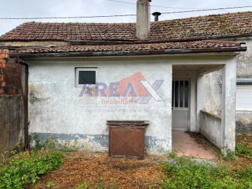 Moradia T5 para Venda em O. Azeméis, Riba-Ul, Ul, Macinhata Seixa, Madail