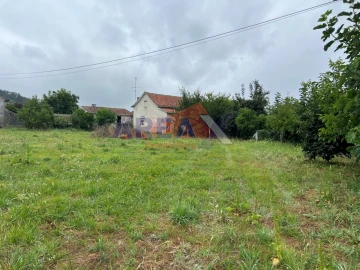 Moradia T5 para Venda em O. Azeméis, Riba-Ul, Ul, Macinhata Seixa, Madail