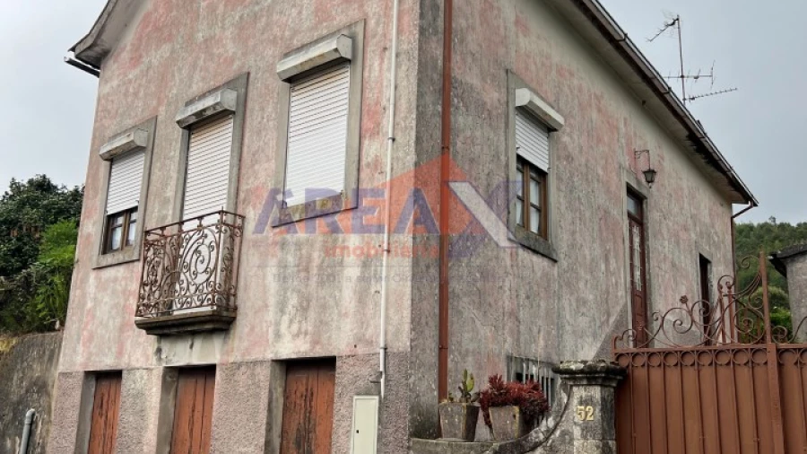 Moradia T5 para Venda em O. Azeméis, Riba-Ul, Ul, Macinhata Seixa, Madail