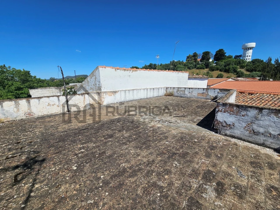 Moradia T7 para Venda em Salir Foto 9