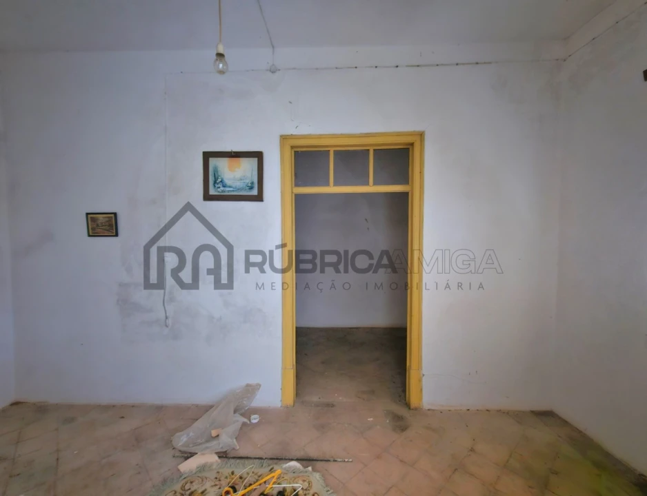 Moradia T7 para Venda em Salir Foto 10