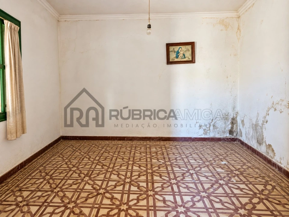 Moradia T7 para Venda em Salir Foto 18