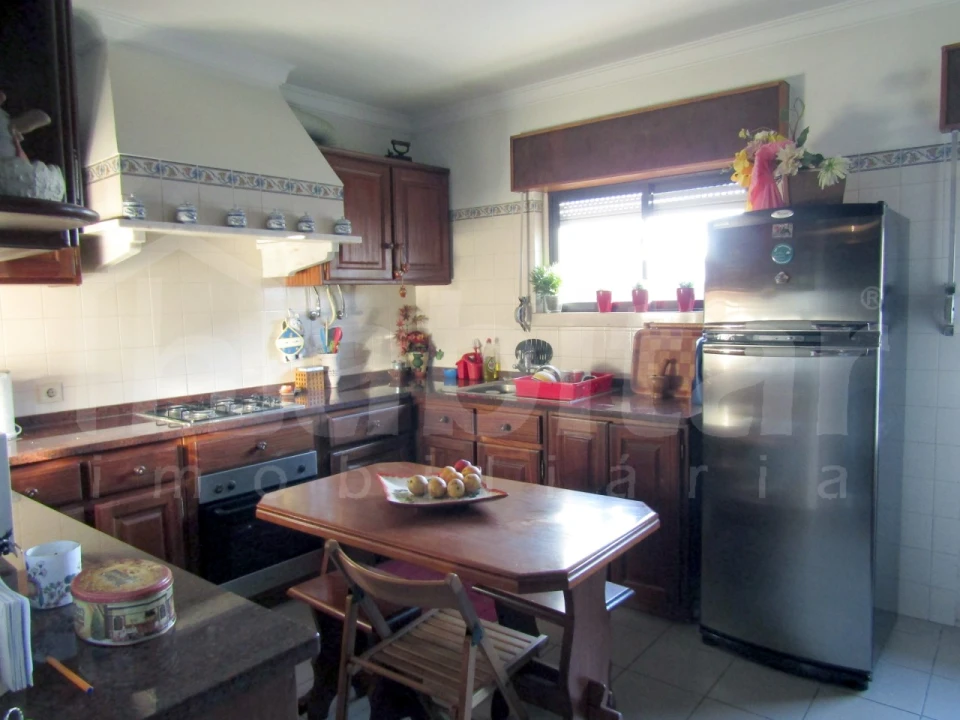 Apartamento T2 para Arrendamento em Benavente Foto 1