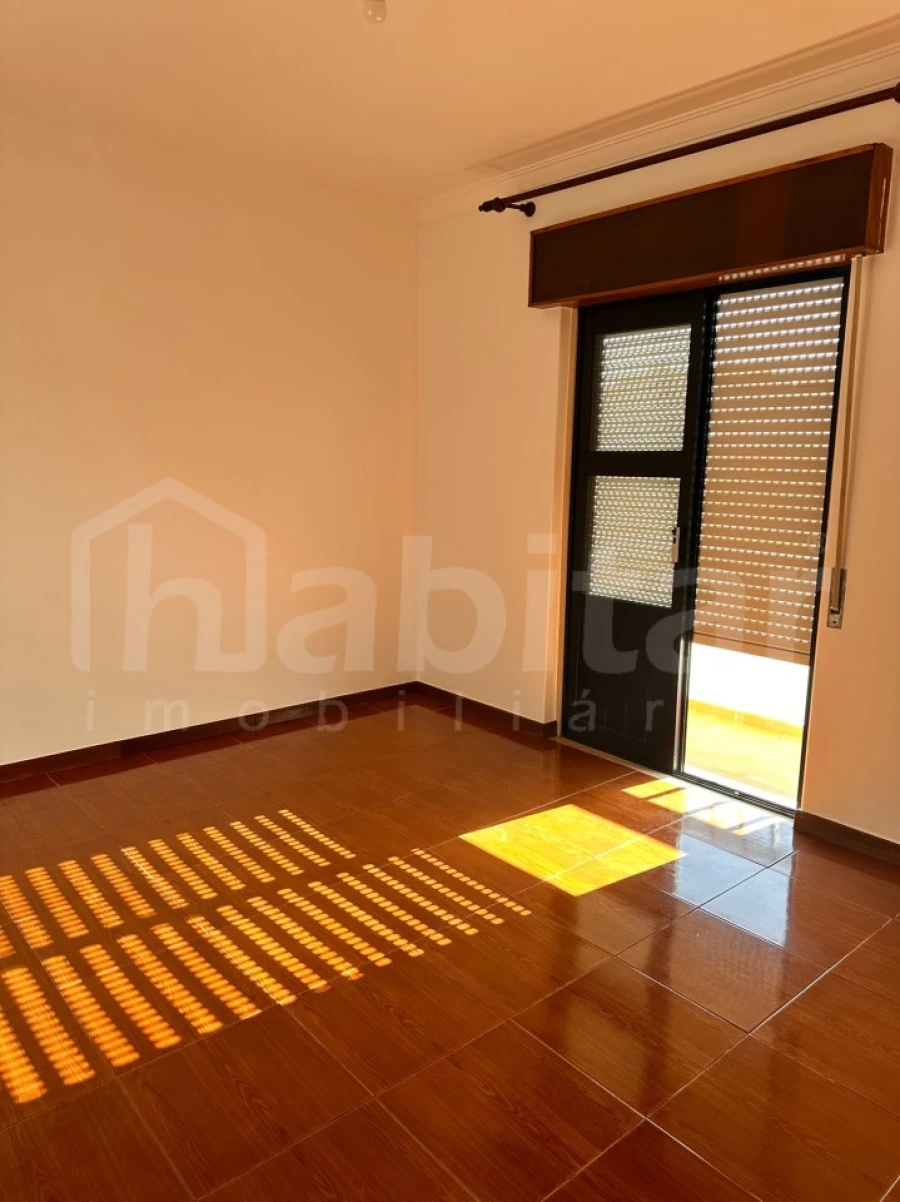 Apartamento T2 para Arrendamento em Benavente Foto 8