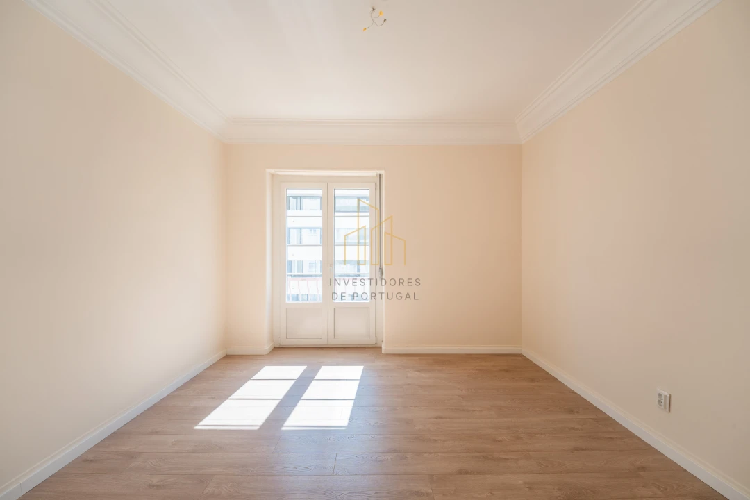 Apartamento T4 para Venda em Campolide Foto 17