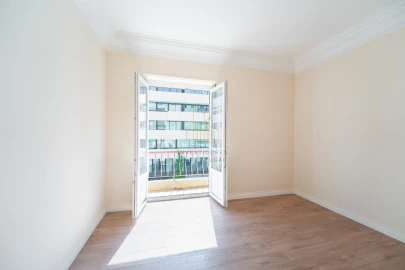 Apartamento T4 para Venda em Campolide