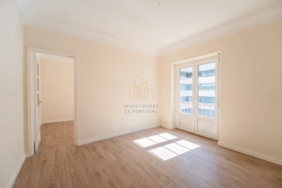 Apartamento T4 para Venda em Campolide