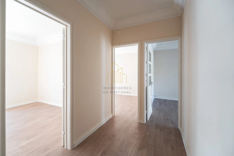 Apartamento T4 para Venda em Campolide Foto 15