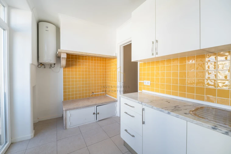 Apartamento T4 para Venda em Campolide Foto 9