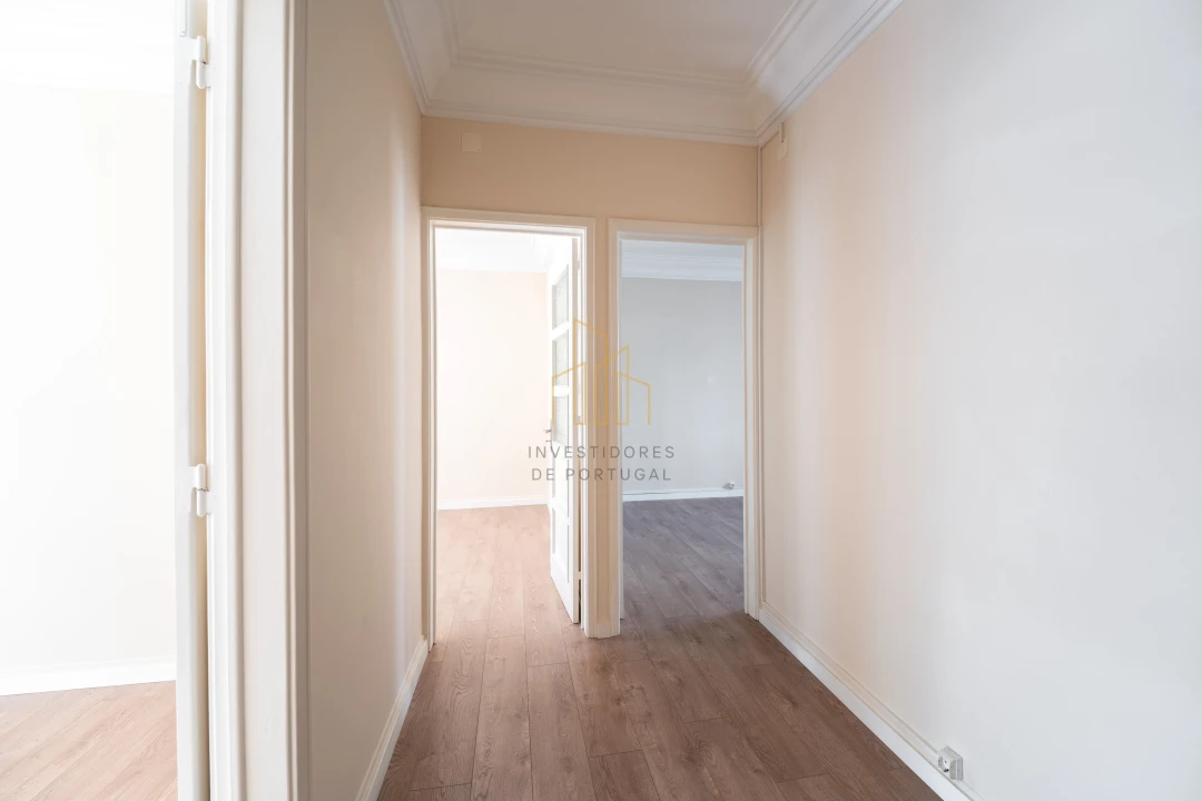 Apartamento T4 para Venda em Campolide Foto 18