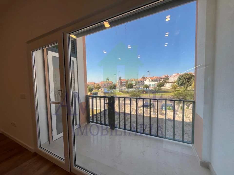 Apartamento T2 para Venda em Lourinhã e Atalaia Foto 5