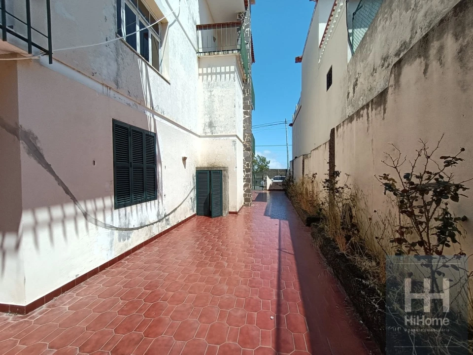 Moradia T4 para Venda em Santo Antonio Foto 3