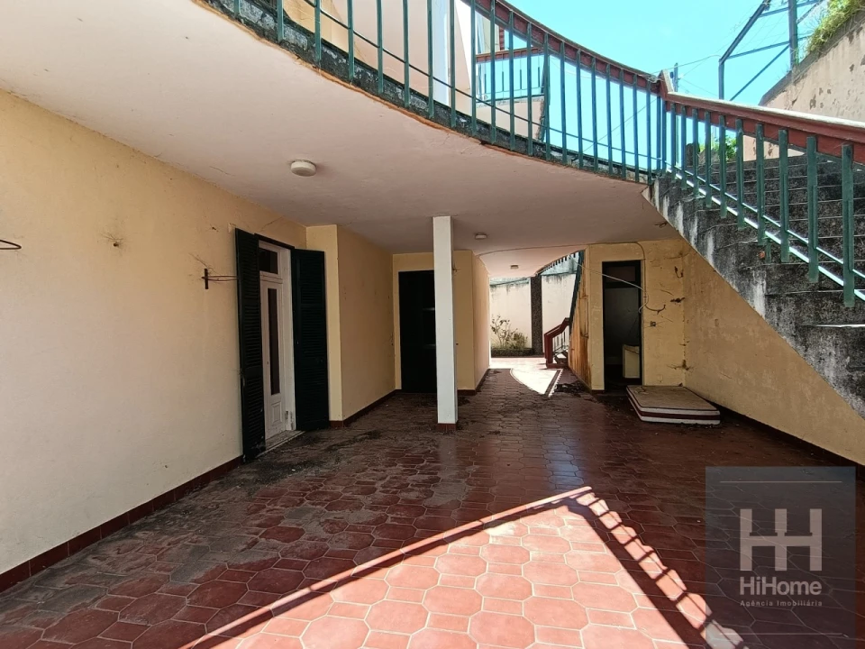 Moradia T4 para Venda em Santo Antonio Foto 4