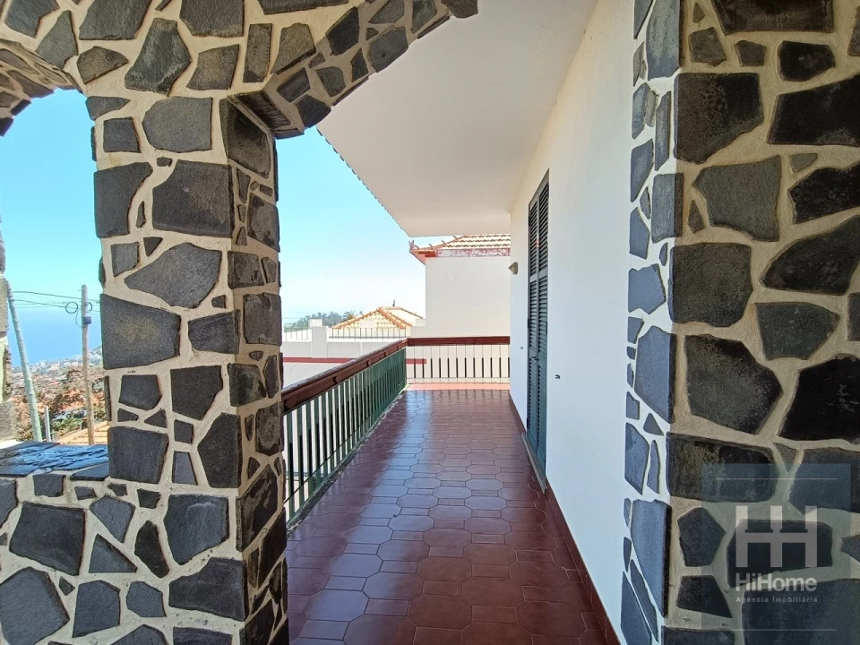 Moradia T4 para Venda em Santo Antonio Foto 8