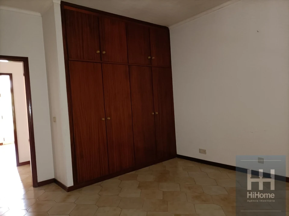 Moradia T4 para Venda em Santo Antonio Foto 14