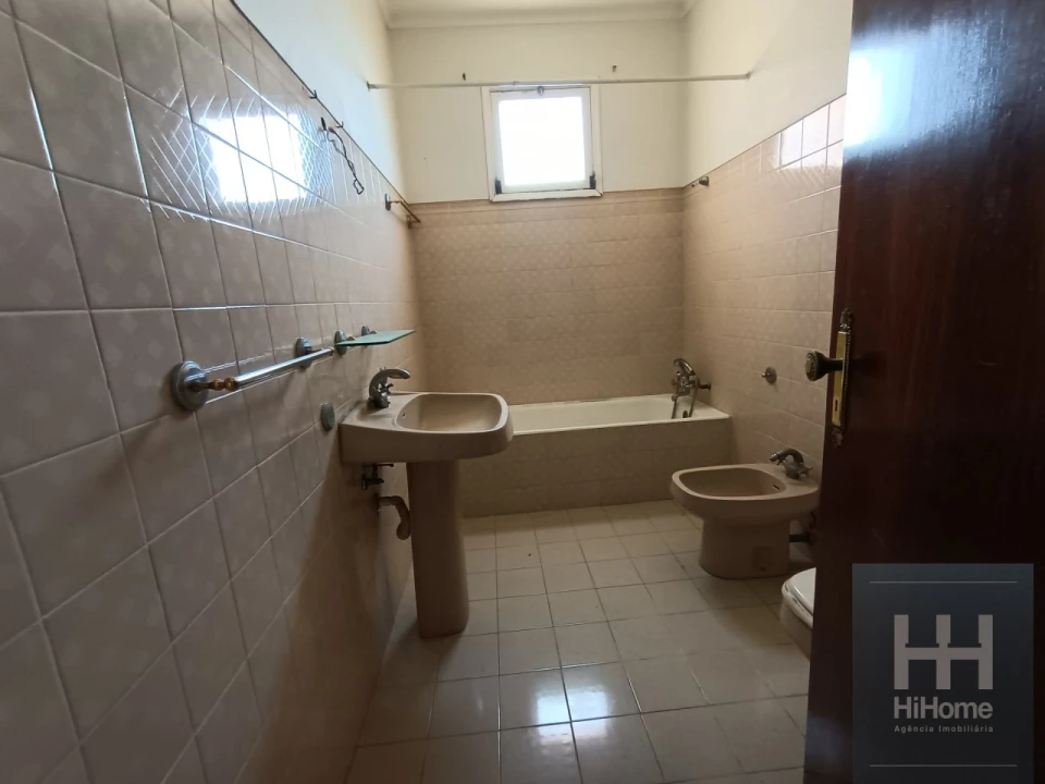 Moradia T4 para Venda em Santo Antonio Foto 16