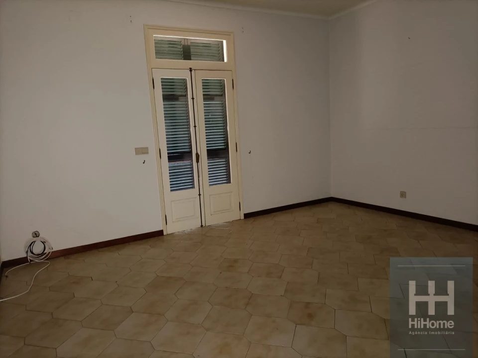 Moradia T4 para Venda em Santo Antonio Foto 17