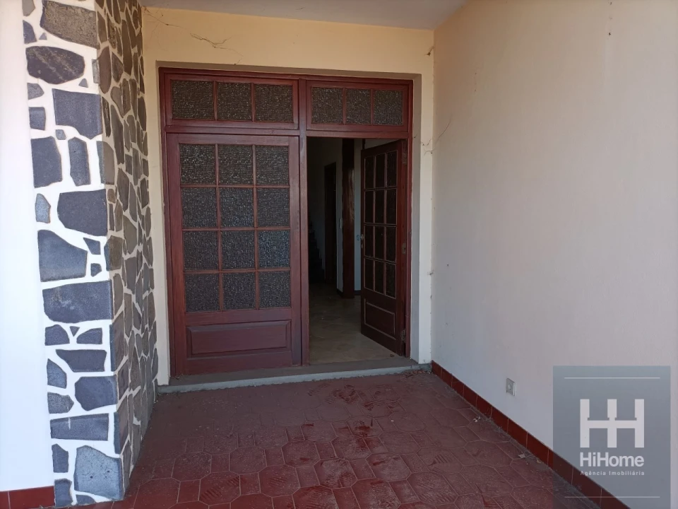 Moradia T4 para Venda em Santo Antonio Foto 5