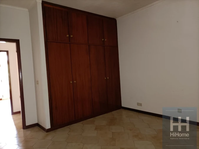 Moradia T4 para Venda em Santo Antonio Foto 14
