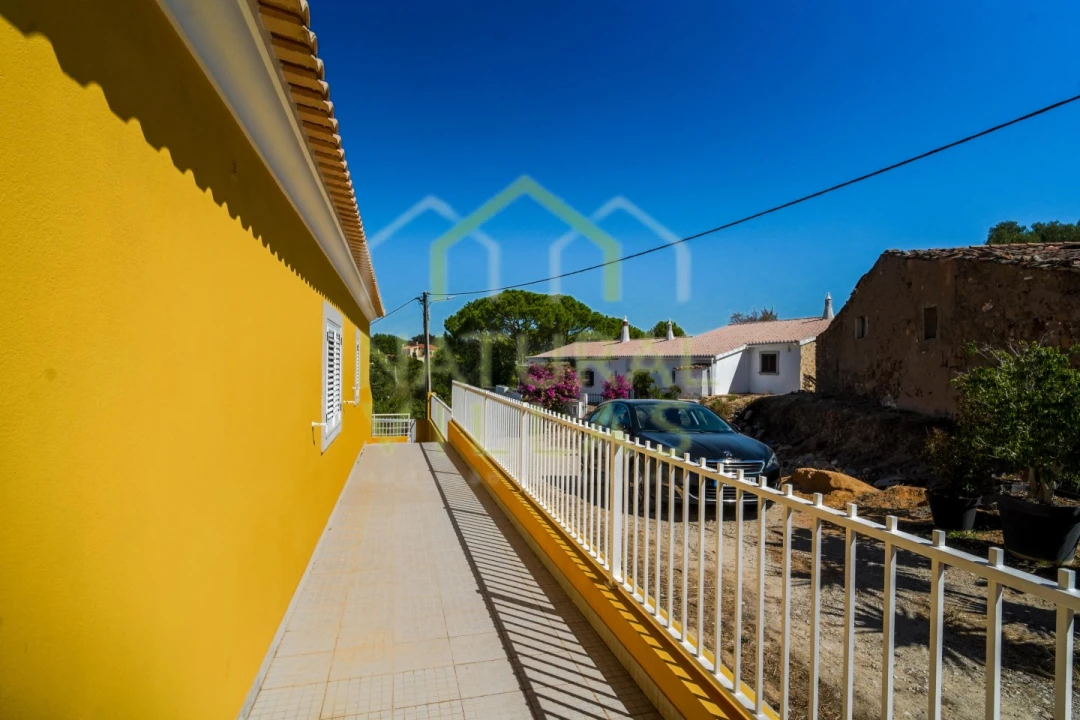 Moradia T5 para Venda em São Brás de Alportel Foto 11