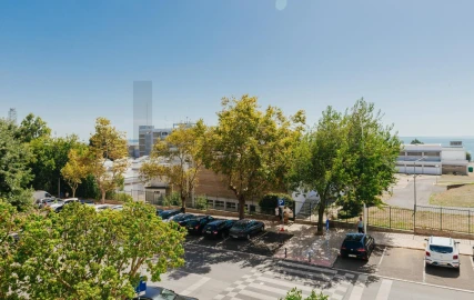 Apartamento T2 para Arrendamento em Oeiras e São Julião da Barra, Paço de Arcos e Caxias