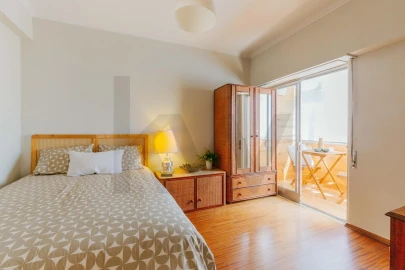 Apartamento T2 para Arrendamento em Oeiras e São Julião da Barra, Paço de Arcos e Caxias