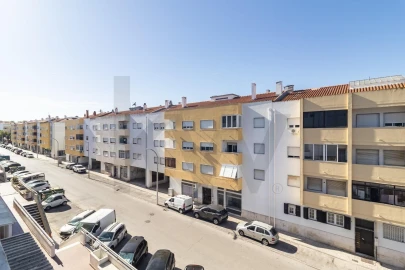 Apartamento T2 para Venda em Baixa da Banheira e Vale da Amoreira