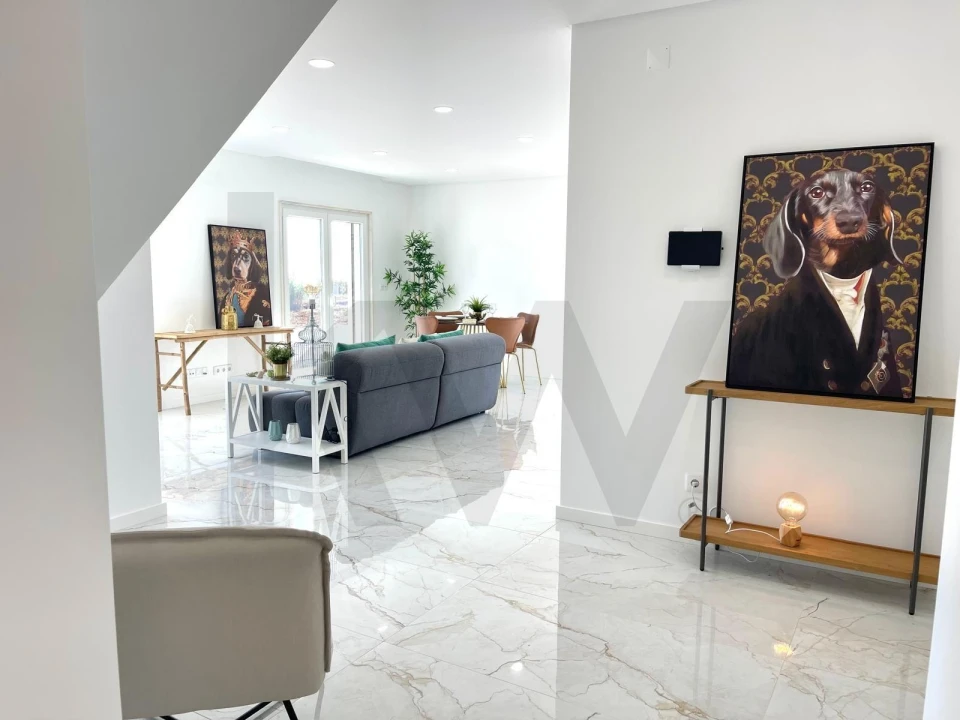 Moradia T4 para Venda em Encarnação Foto 3