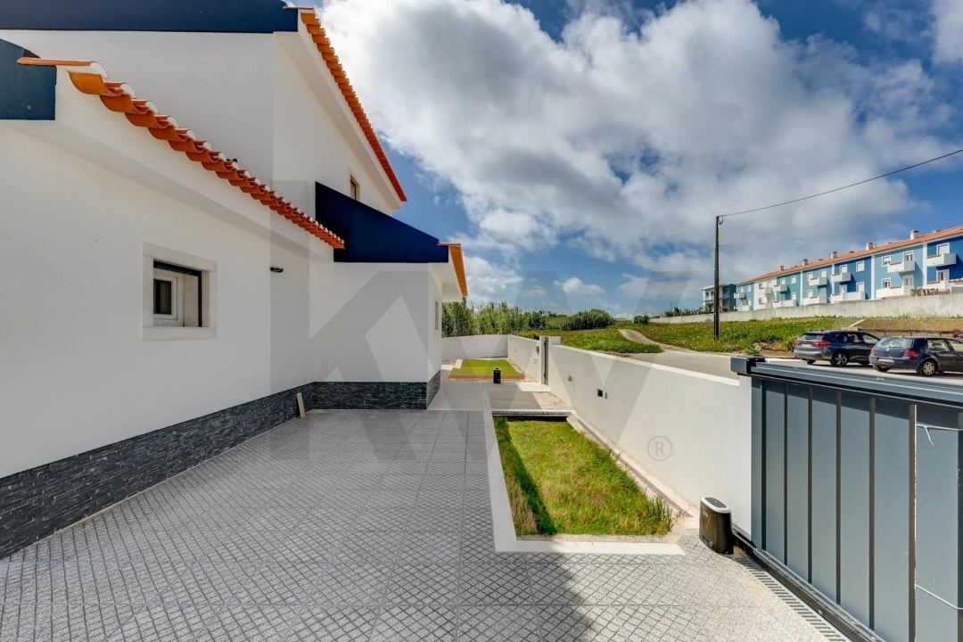 Moradia T4 para Venda em Encarnação Foto 32