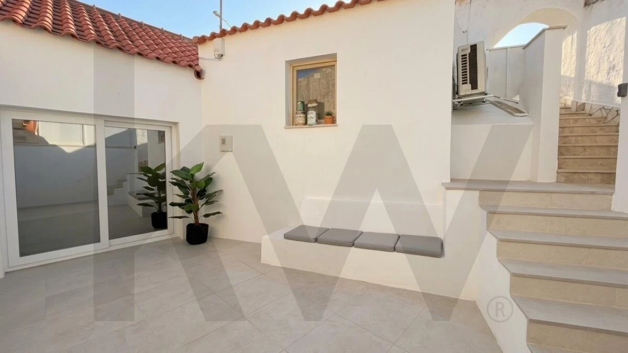 Moradia T1 para Venda em Oeiras e São Julião da Barra, Paço de Arcos e Caxias Foto 1