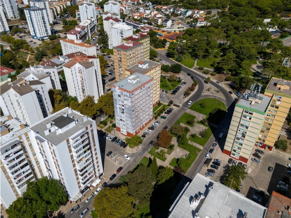 Apartamento T2 para Venda em Corroios Foto 43