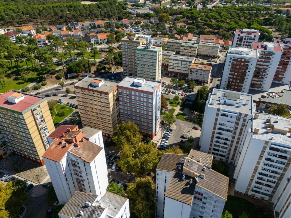 Apartamento T2 para Venda em Corroios Foto 41