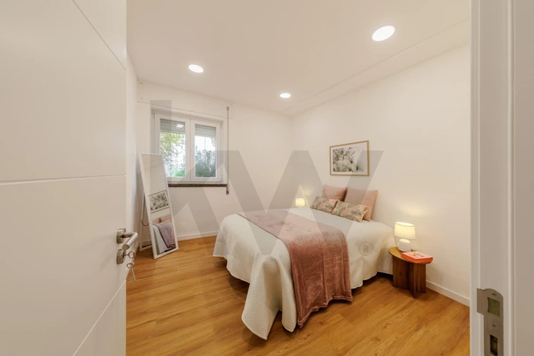 Apartamento T2 para Venda em Corroios Foto 21
