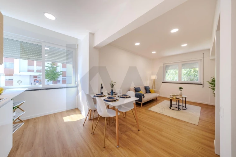 Apartamento T2 para Venda em Corroios Foto 5