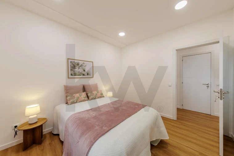 Apartamento T2 para Venda em Corroios Foto 23