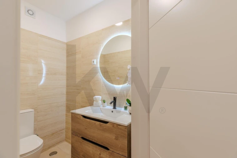 Apartamento T2 para Venda em Corroios Foto 35