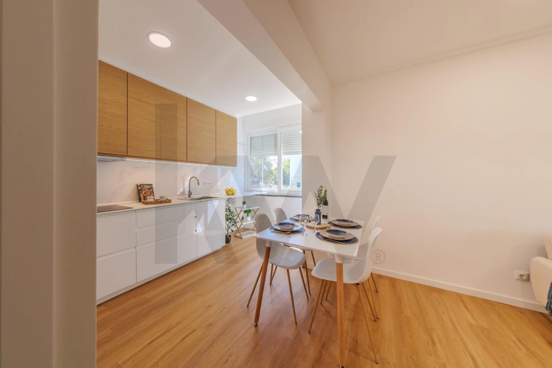 Apartamento T2 para Venda em Corroios Foto 3
