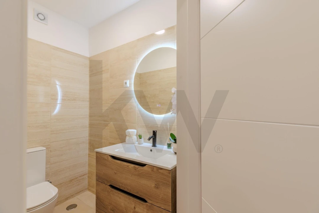 Apartamento T2 para Venda em Corroios Foto 35