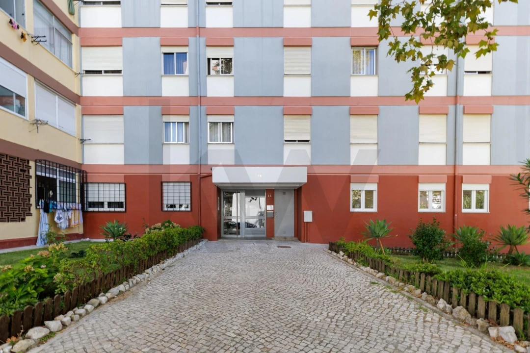 Apartamento T2 para Venda em Corroios Foto 44