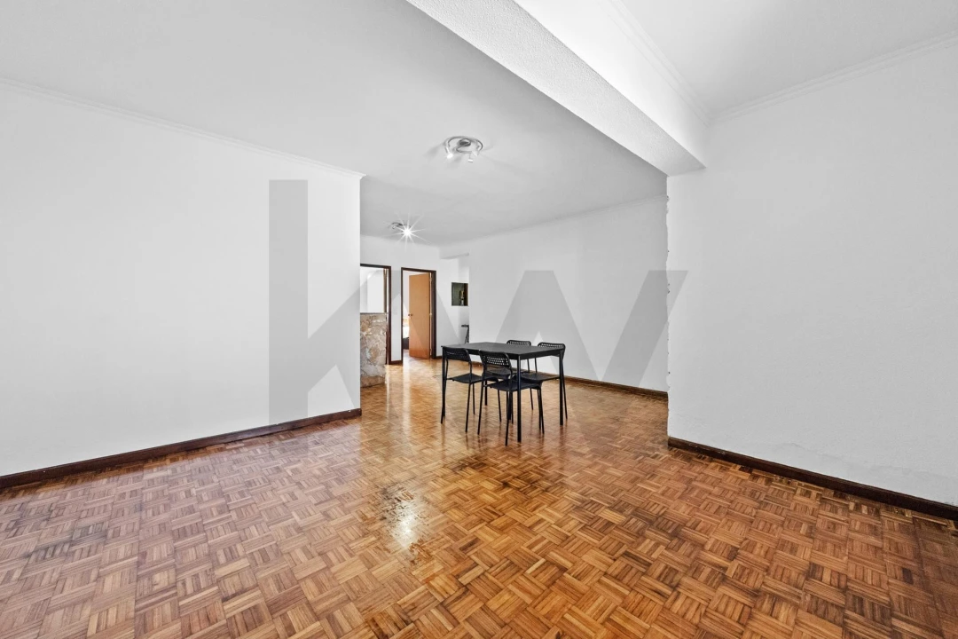 Apartamento T2 para Venda em Caniço Foto 5