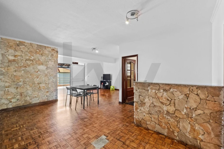 Apartamento T2 para Venda em Caniço Foto 7