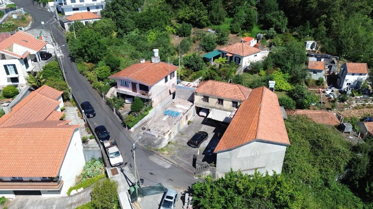 Armazém para Venda em Camacha Foto 1
