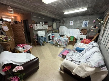 Armazém para Venda em Camacha